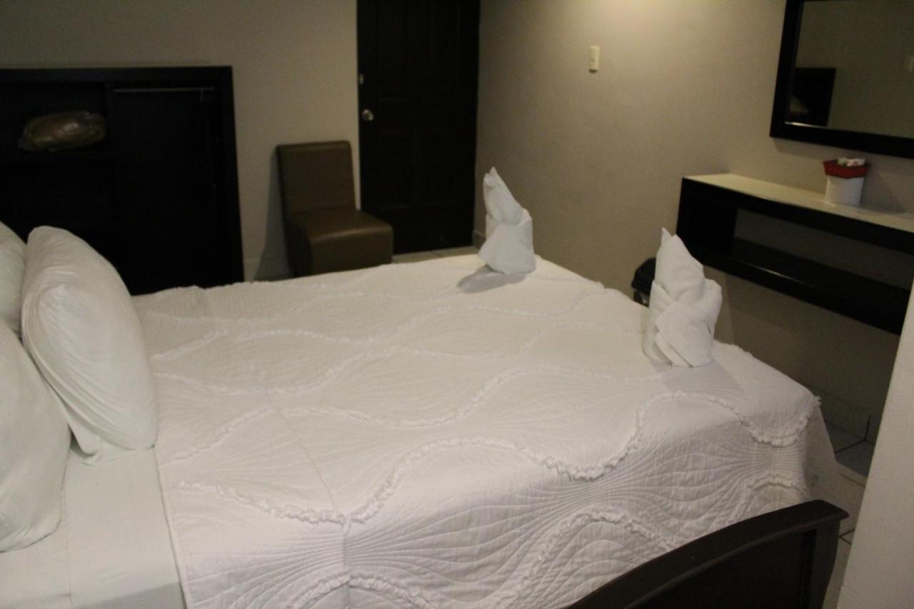 Hotel Florencia Poza Rica Exteriör bild